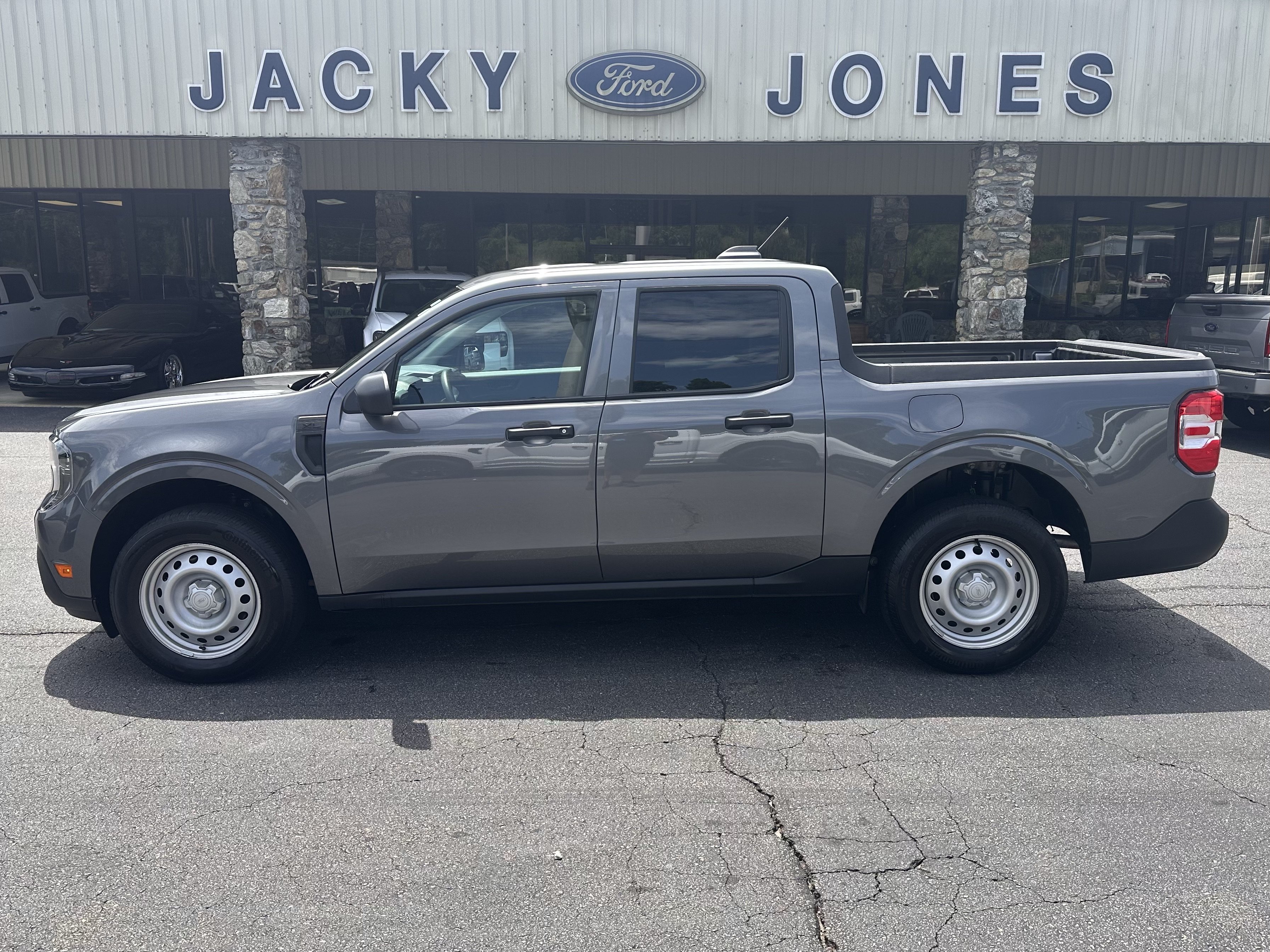 Certified 2025 Ford Maverick XL