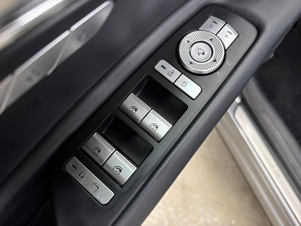 Used 2025 Genesis GV80 2.5T Standard AWD/4WD image 17