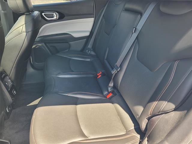 Used 2023 Jeep Compass Limited w/ Sun and Sound Group AWD/4WD image 10