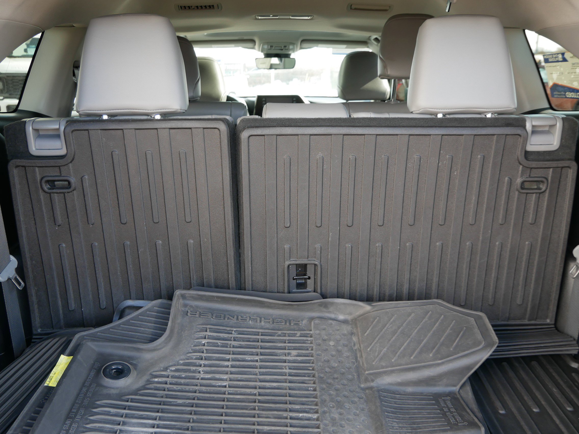 Used 2022 Toyota Highlander XLE image 8