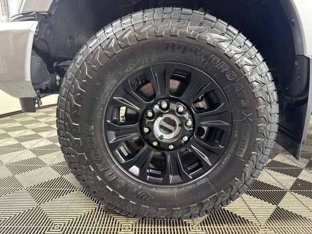 Certified 2021 Ford F350 Platinum w/ Tremor Off-Road Package AWD/4WD image 9