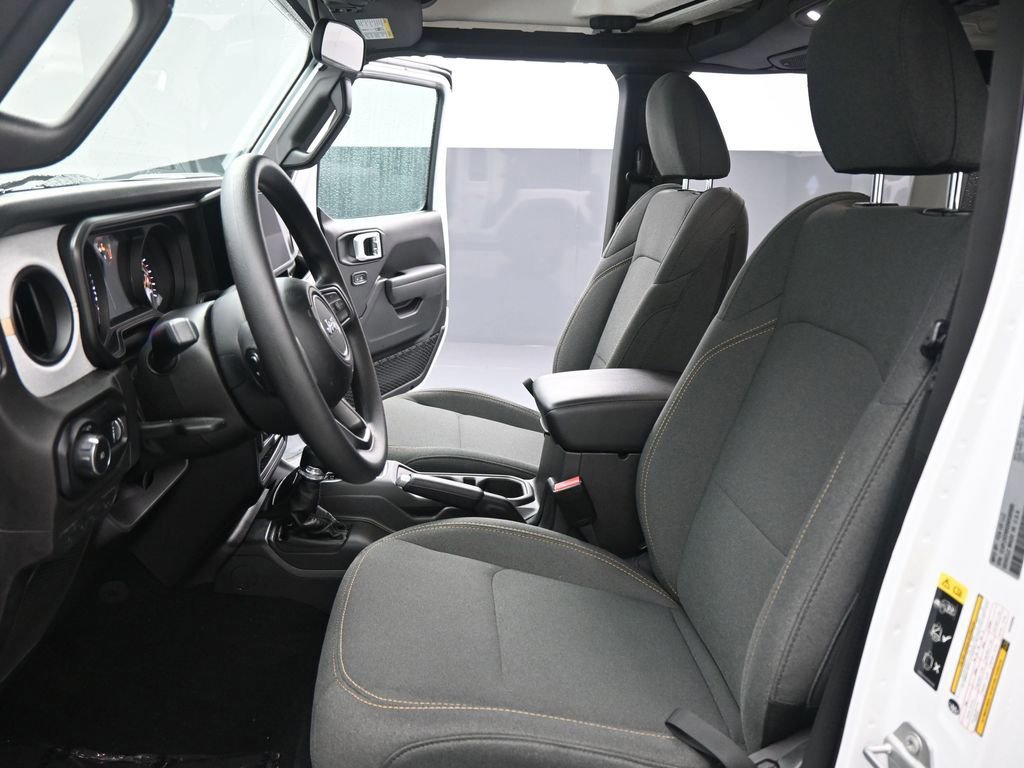 Used 2025 Jeep Wrangler Sport image 38