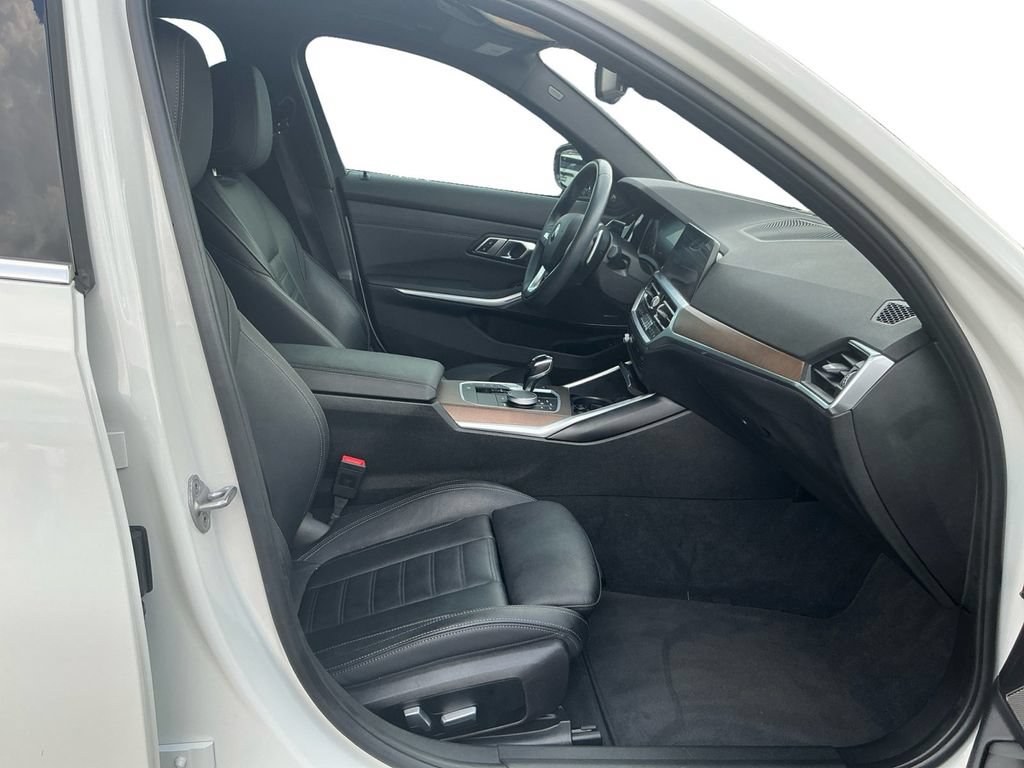 Used 2021 BMW 330i Sedan w/ Premium Package RWD image 22