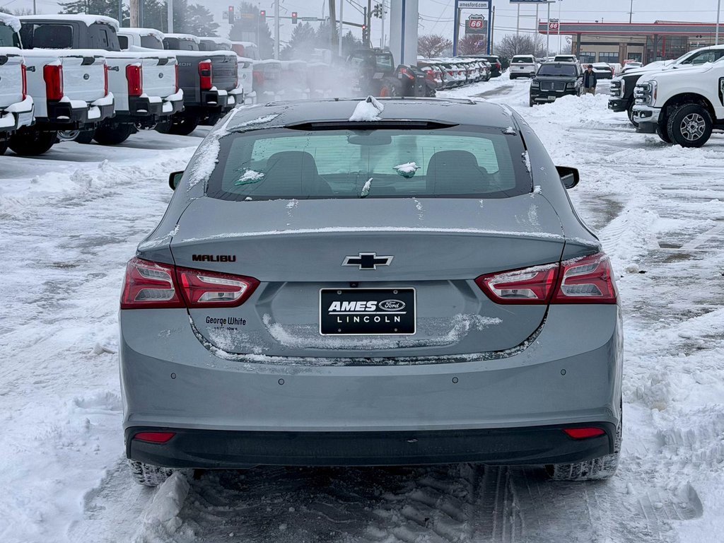 Used 2024 Chevrolet Malibu LT image 4