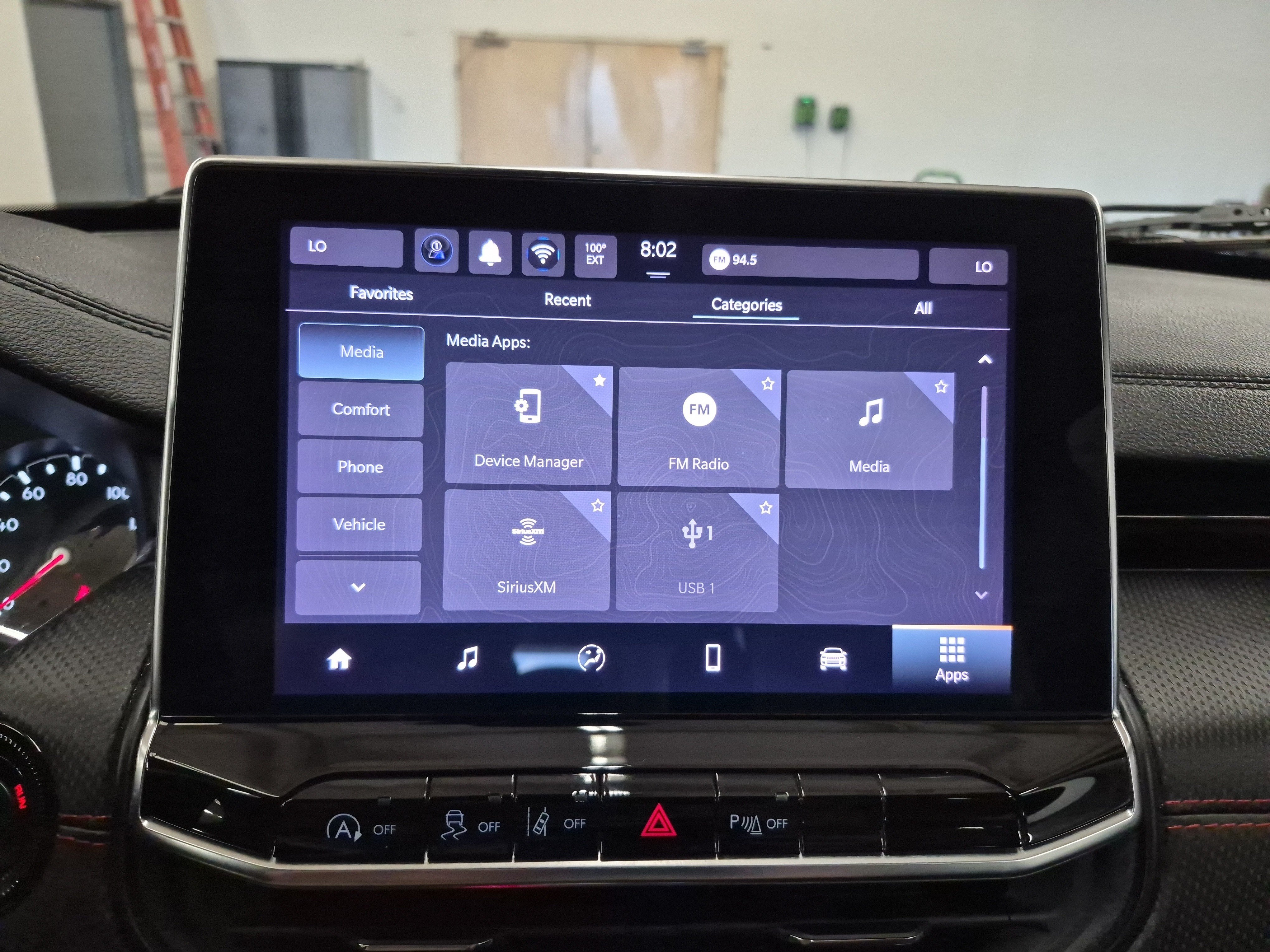 Used 2025 Jeep Compass Trailhawk AWD/4WD image 33