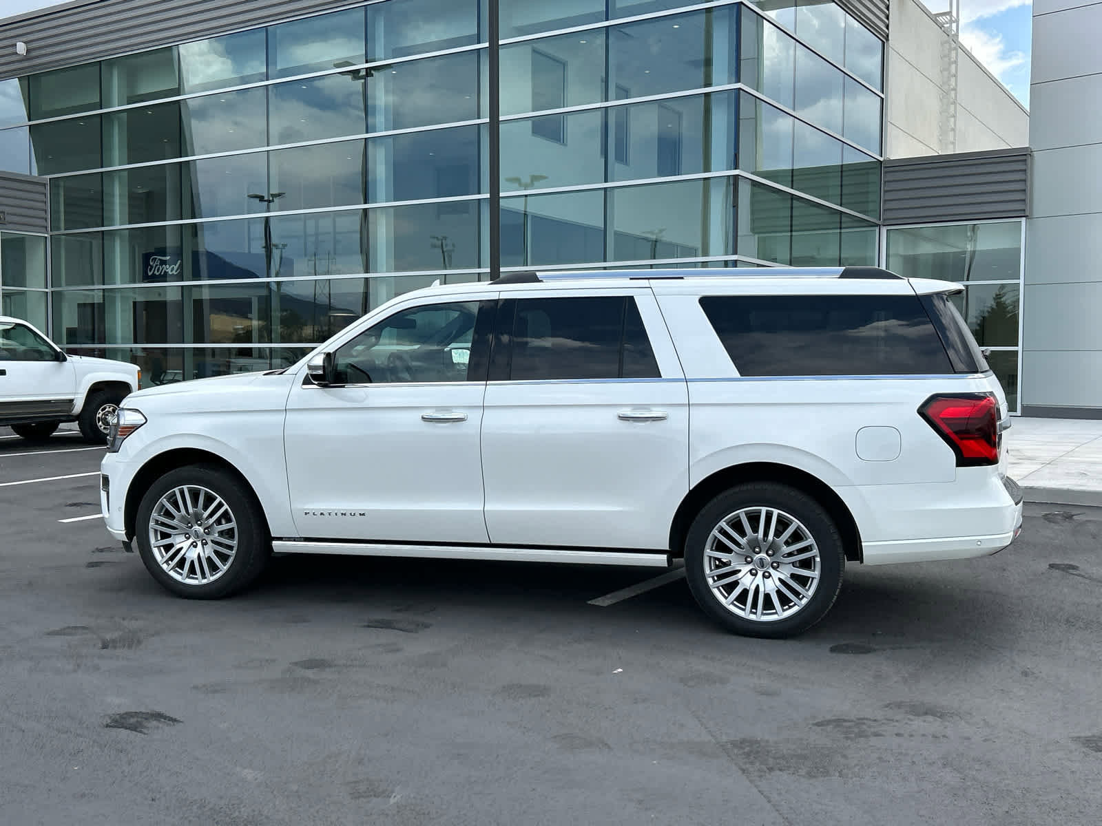 Certified 2024 Ford Expedition Max Platinum image 13