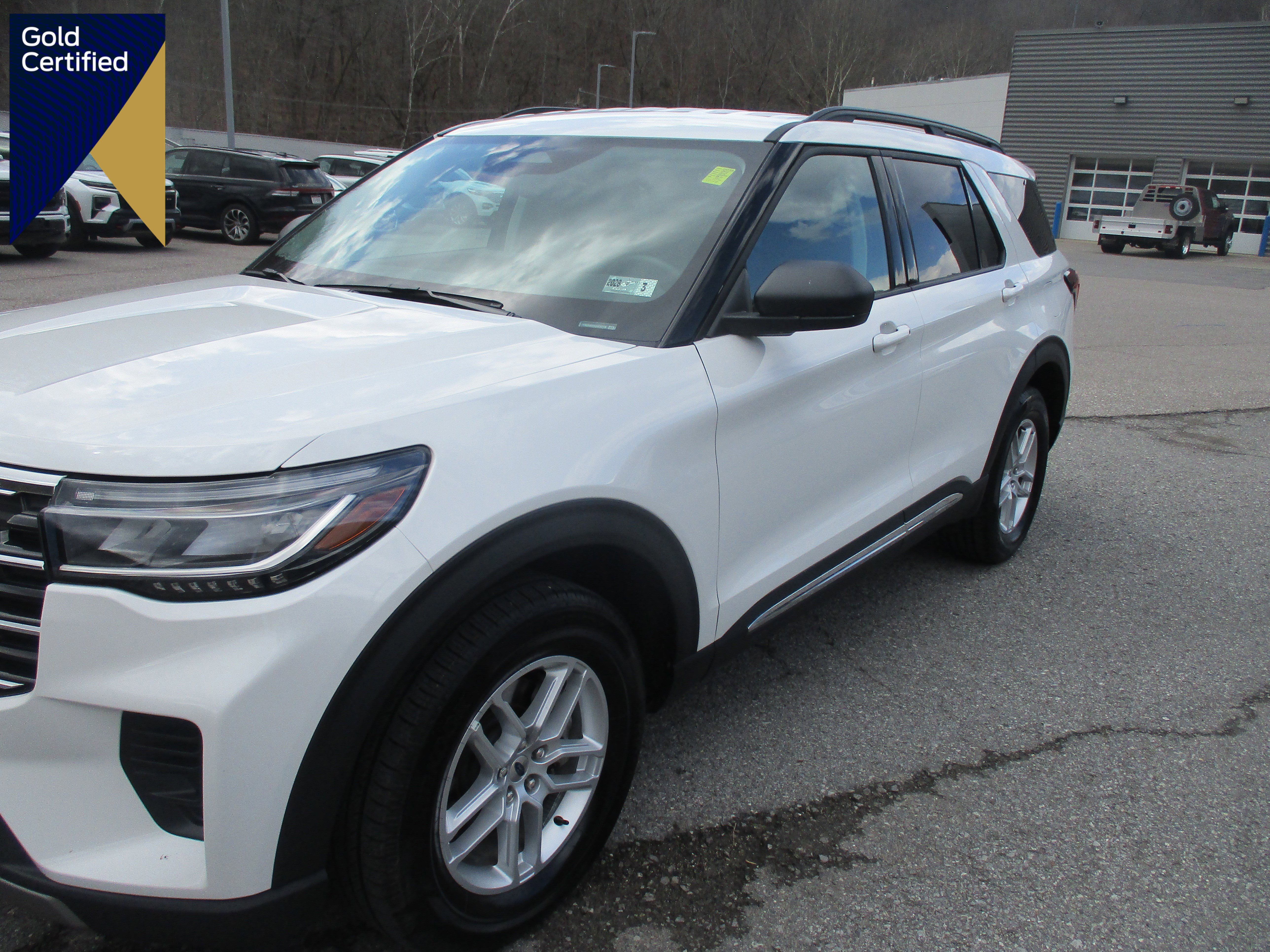 Certified 2025 Ford Explorer Active image 1