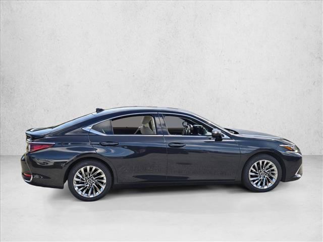 Used 2024 Lexus ES 300h Ultra Luxury w/ Accessory Package (Z2) FWD image 4