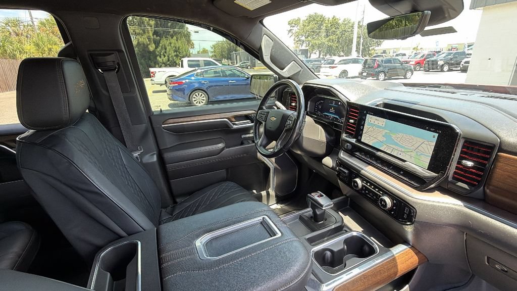 Used 2022 Chevrolet Silverado 1500 High Country w/ Technology Package AWD/4WD image 30