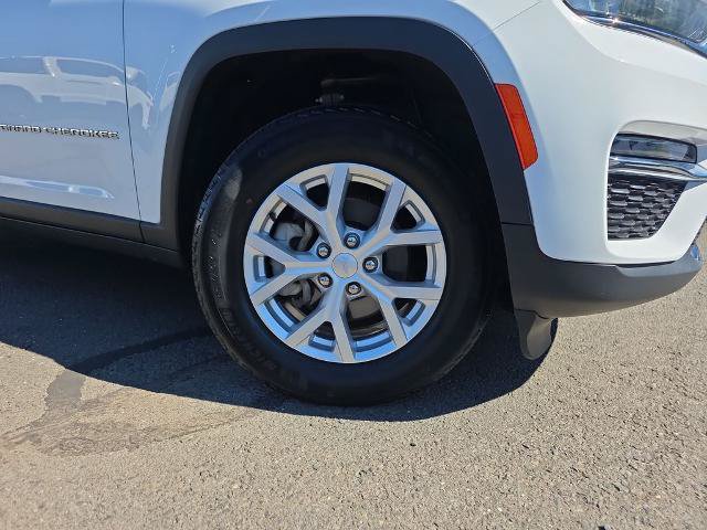 Used 2023 Jeep Grand Cherokee Limited AWD/4WD image 11