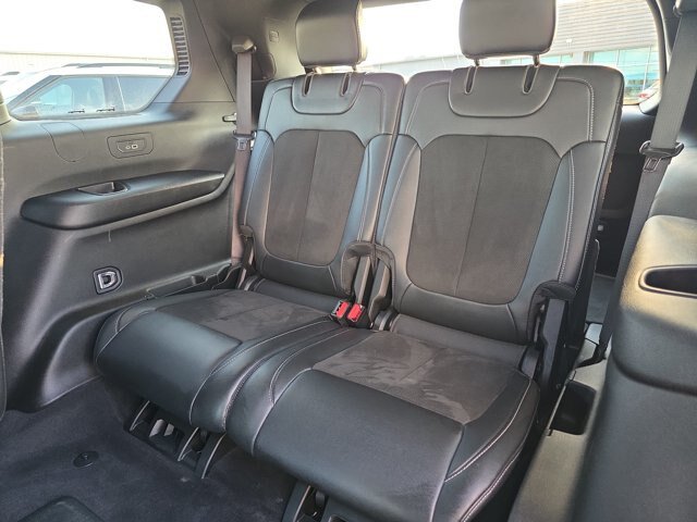Used 2023 Jeep Grand Cherokee L Laredo AWD/4WD image 12