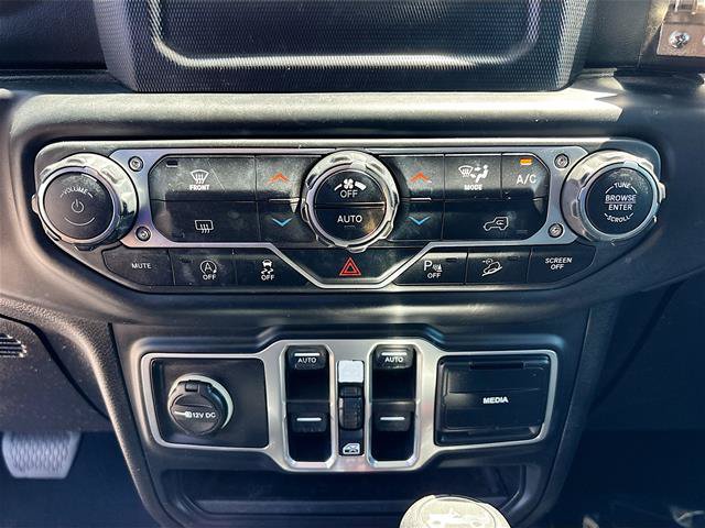 Used 2018 Jeep Wrangler Unlimited Sahara w/ Safety Group AWD/4WD image 10