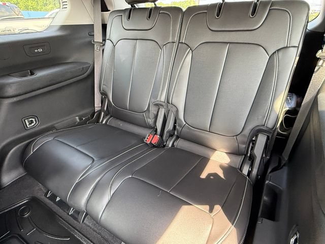 Used 2022 Jeep Grand Cherokee L Limited w/ Black Appearance Package AWD/4WD image 22