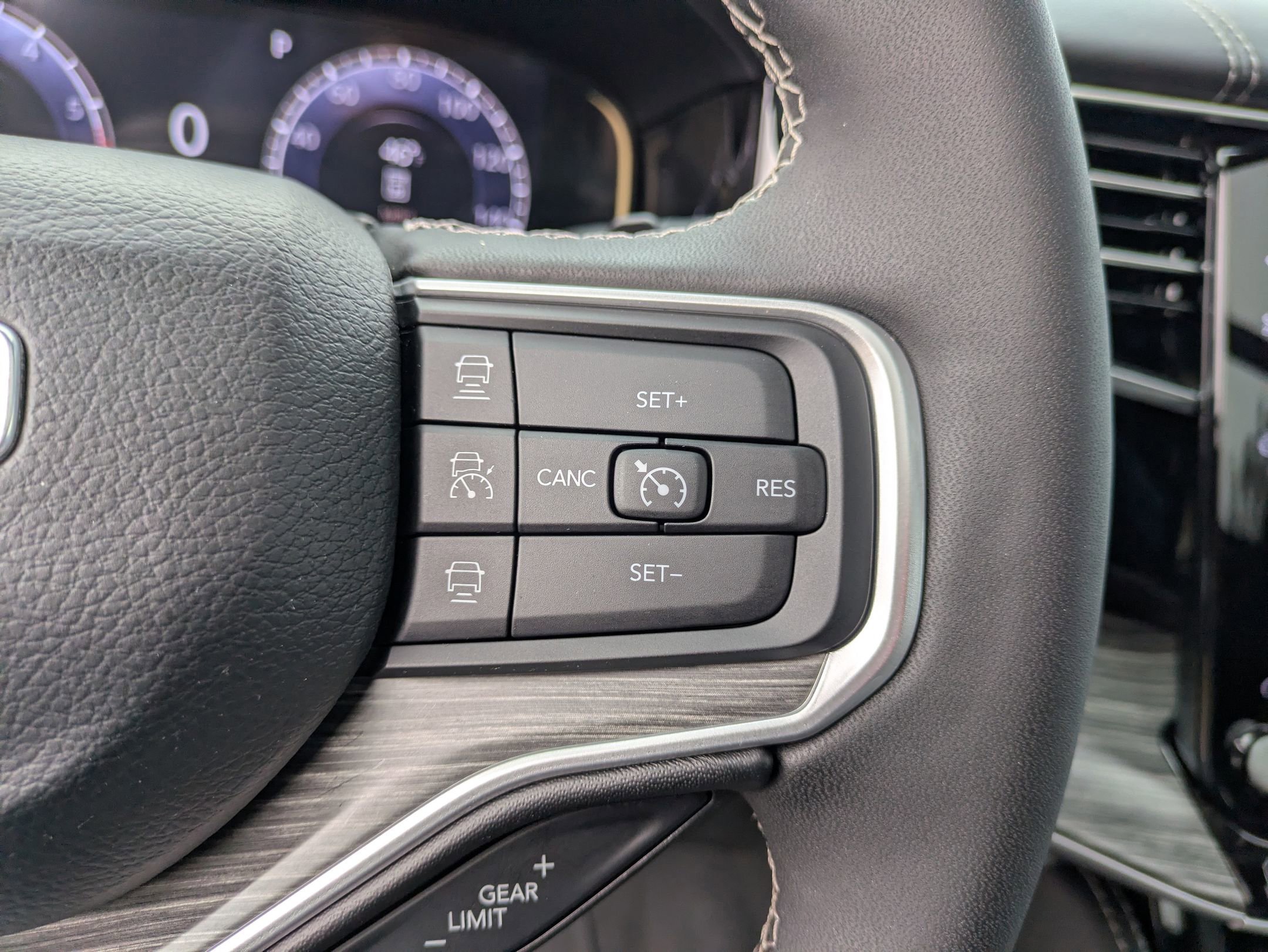 Used 2024 Jeep Wagoneer Series III w/ Premium Group I image 19