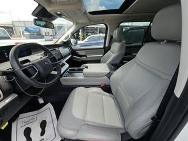 Certified 2025 Ford Expedition Active AWD/4WD image 8