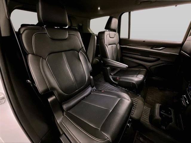Used 2023 Jeep Grand Cherokee L Limited w/ Luxury Tech Group II AWD/4WD image 26