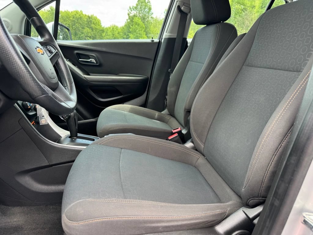 Used 2018 Chevrolet Trax LS AWD/4WD image 11