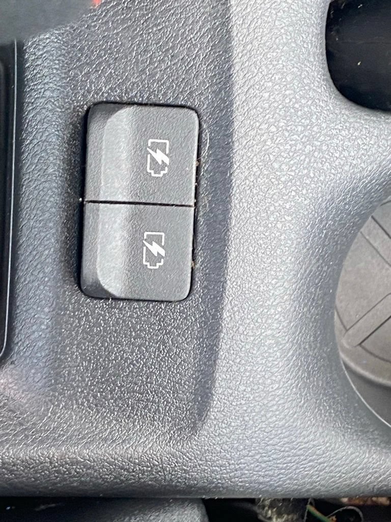 Used 2020 Nissan Versa SV FWD image 24