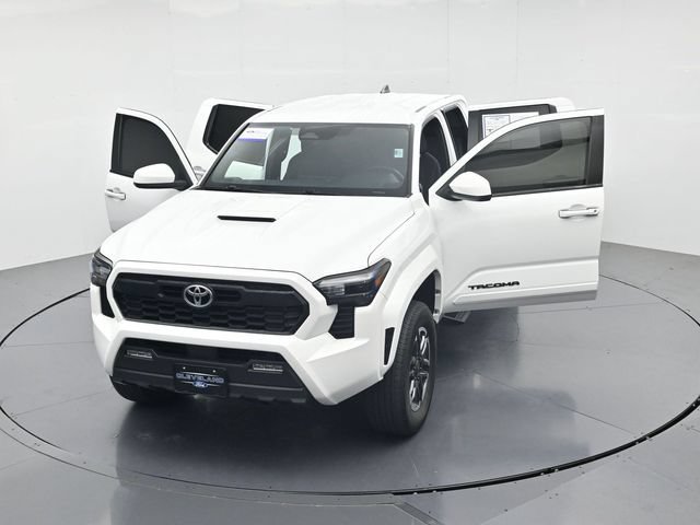 Used 2024 Toyota Tacoma TRD Sport AWD/4WD image 42