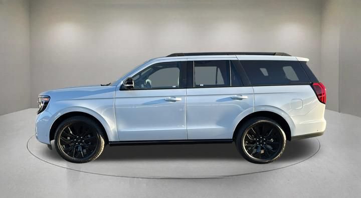 Certified 2025 Ford Expedition Platinum w/ Stealth Appearance Package AWD/4WD image 5