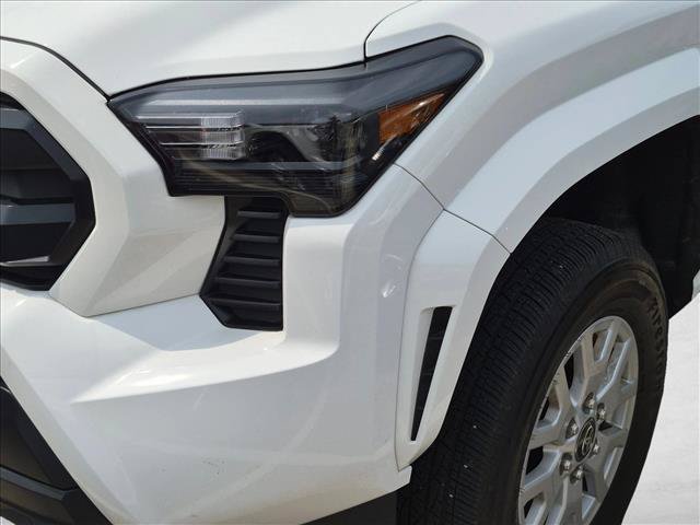 Used 2025 Toyota Tacoma SR AWD/4WD image 9