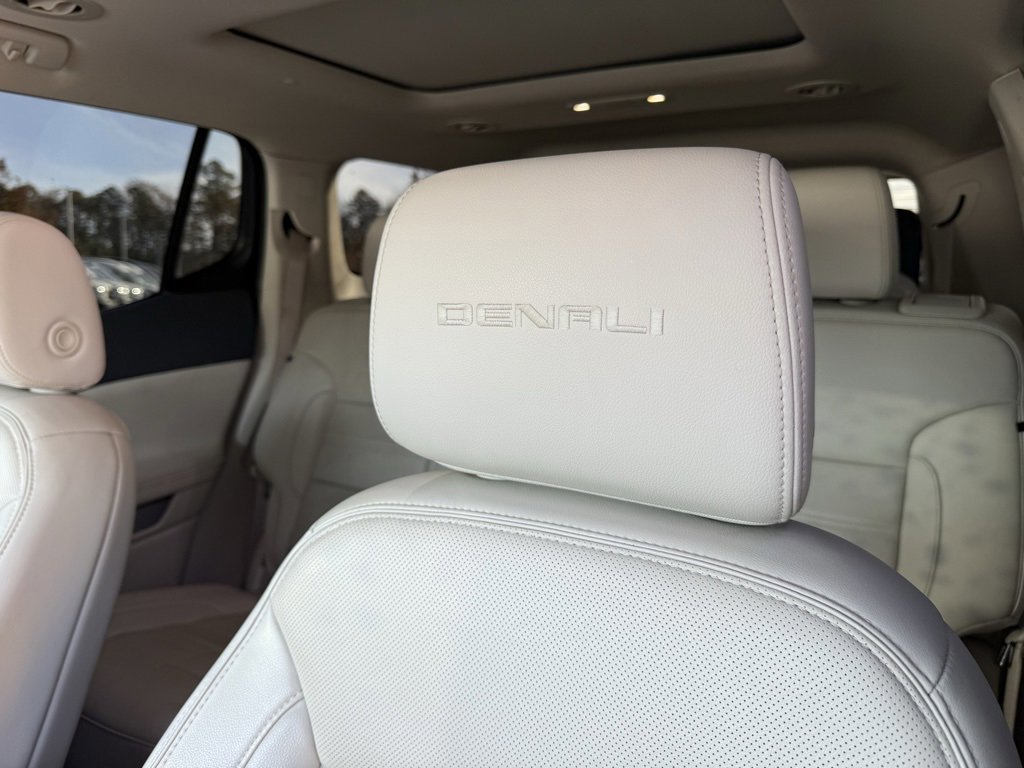 Used 2021 GMC Acadia Denali w/ Denali Technology Package image 23
