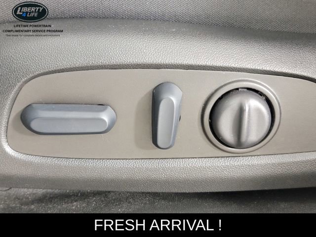 Used 2022 GMC Terrain SLE w/ Driver Convenience Package AWD/4WD image 14