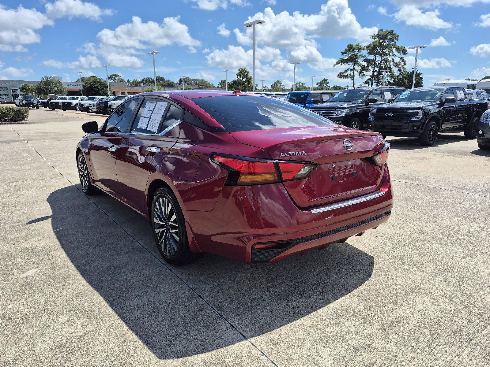 Used 2023 Nissan Altima 2.5 SV FWD image 13