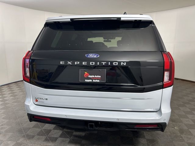 Certified 2025 Ford Expedition Active AWD/4WD image 5