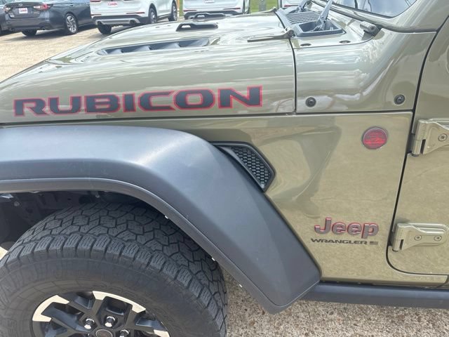 Used 2025 Jeep Wrangler Unlimited Rubicon AWD/4WD image 12