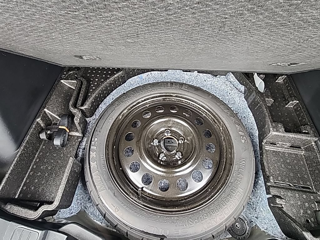 Certified 2024 Ford Escape Platinum AWD/4WD image 29