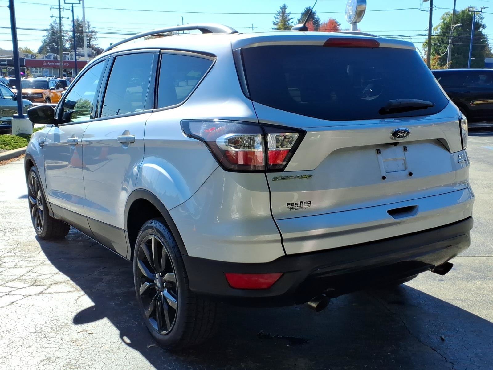 Certified 2017 Ford Escape SE w/ Equipment Group 201A AWD/4WD image 4