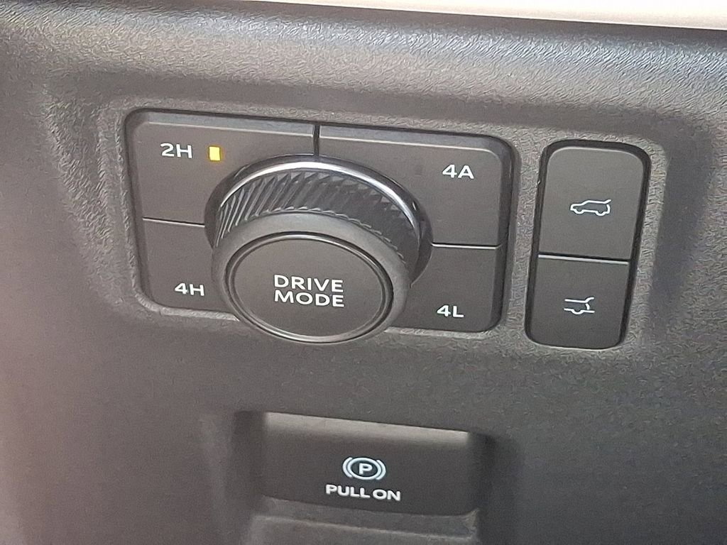Certified 2025 Ford Expedition Active AWD/4WD image 30