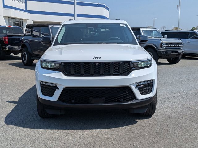 Used 2023 Jeep Grand Cherokee Limited w/ Luxury Tech Group II AWD/4WD image 9