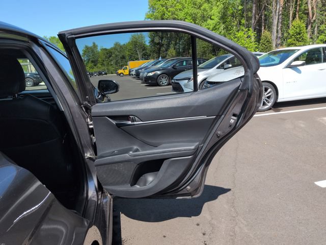 Used 2019 Toyota Camry SE FWD image 15