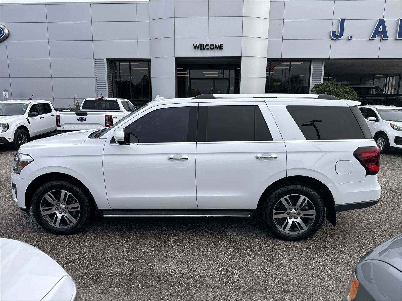 Certified 2022 Ford Expedition Limited image 2