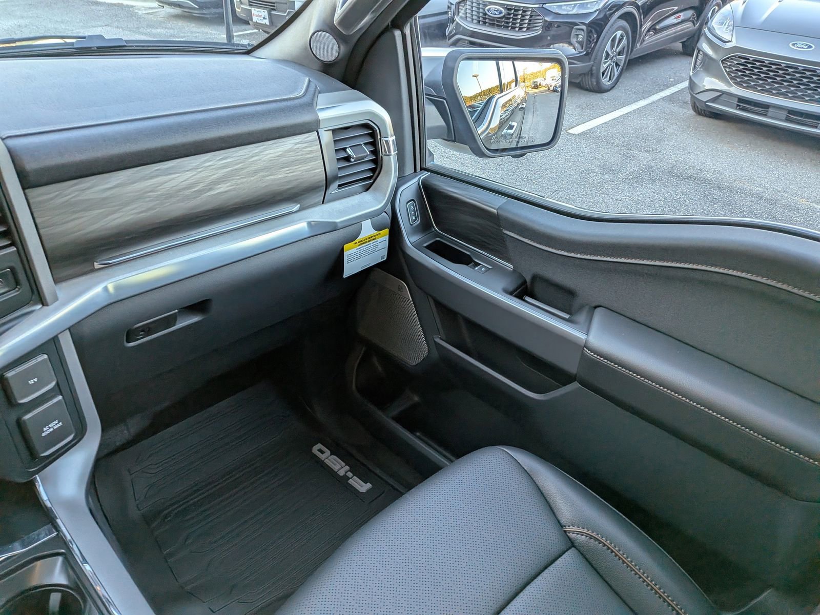 Certified 2025 Ford F150 Lariat w/ Equipment Group 501A Mid image 19