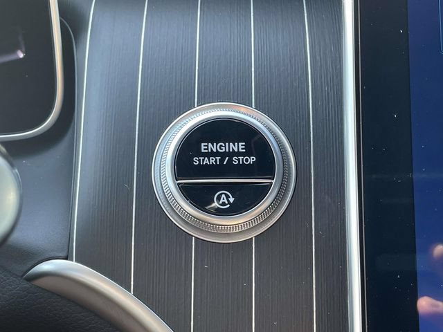 Used 2024 Mercedes-Benz GLC 300 4MATIC image 35