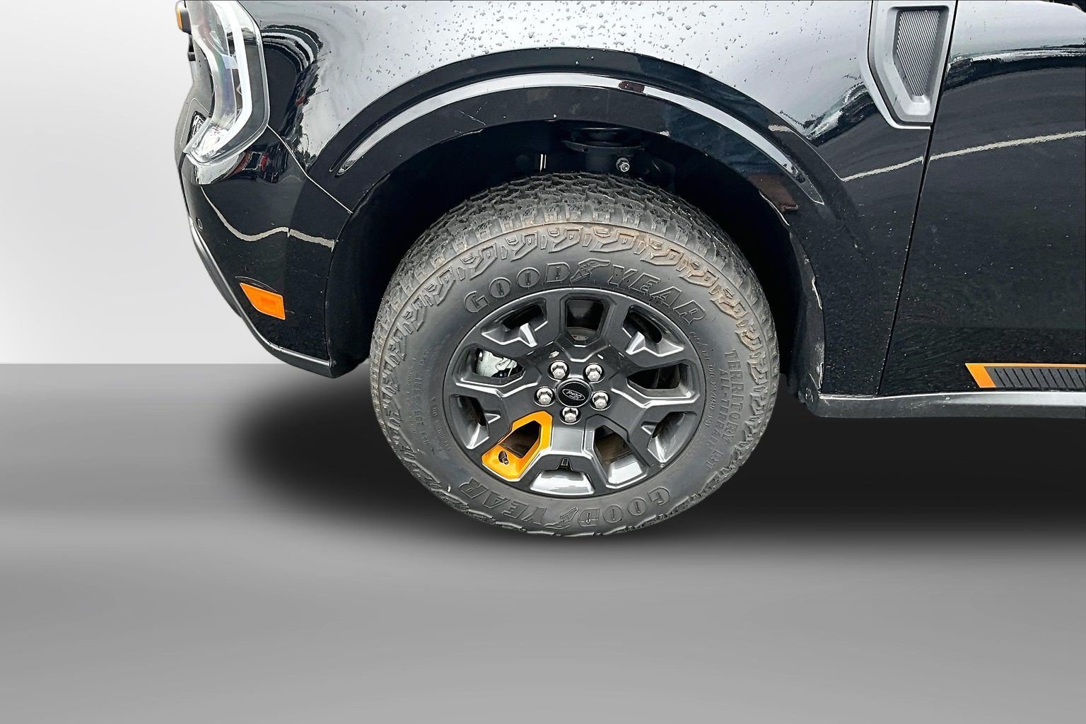 Certified 2025 Ford Maverick Tremor AWD/4WD image 3