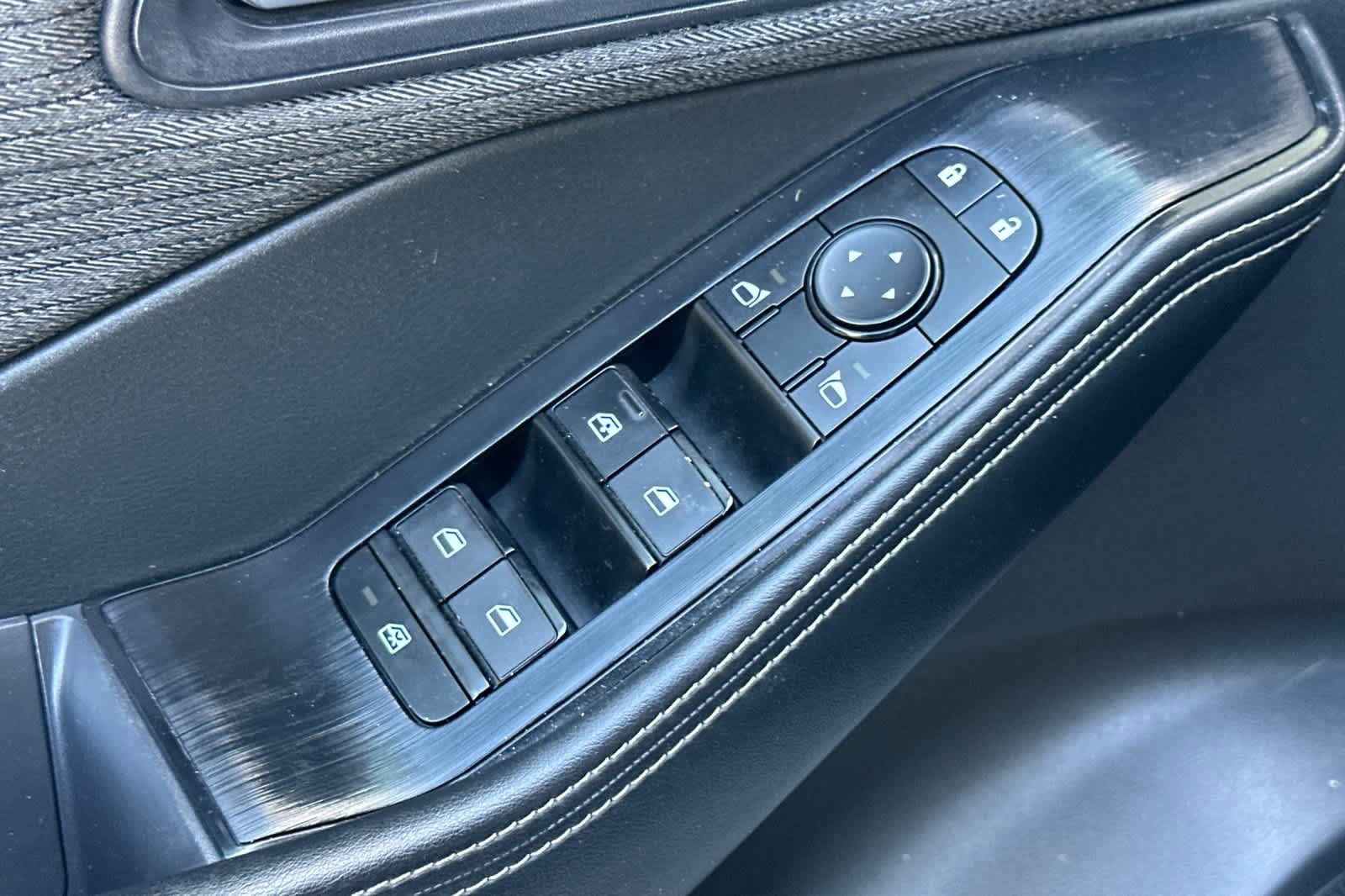 Used 2023 Nissan Rogue SV AWD/4WD image 13