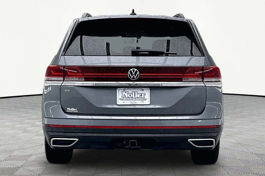 Used 2025 Volkswagen Atlas SE FWD image 4