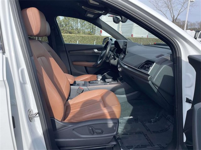 Used 2024 Audi Q5 2.0T Premium w/ Convenience Package image 24