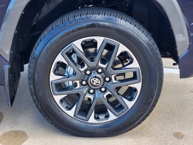 Used 2026 Toyota Tundra Limited AWD/4WD image 10