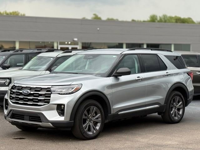 Certified 2025 Ford Explorer Active w/ Active Comfort Package AWD/4WD image 37