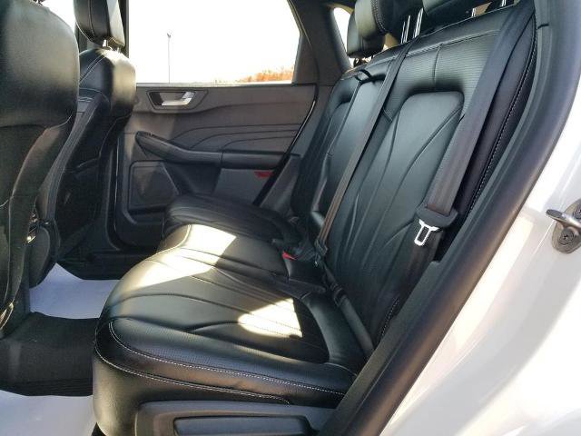 Certified 2025 Ford Escape Platinum w/ Premium Technology Package image 15