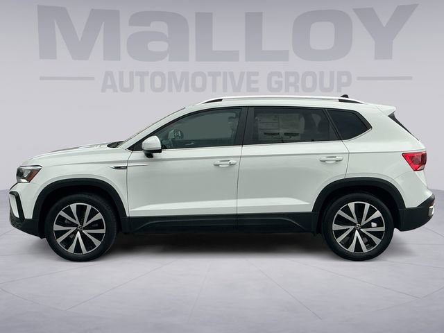 Used 2022 Volkswagen Taos SE image 2