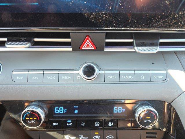 Used 2024 Hyundai Elantra Blue FWD image 38