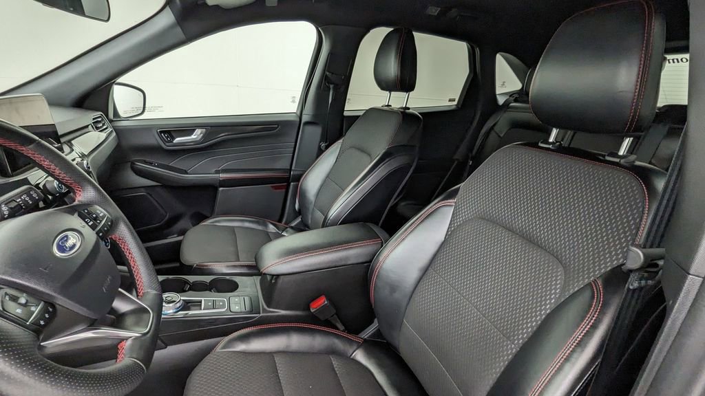 Certified 2024 Ford Escape ST-Line w/ Cold Weather Package FWD image 2