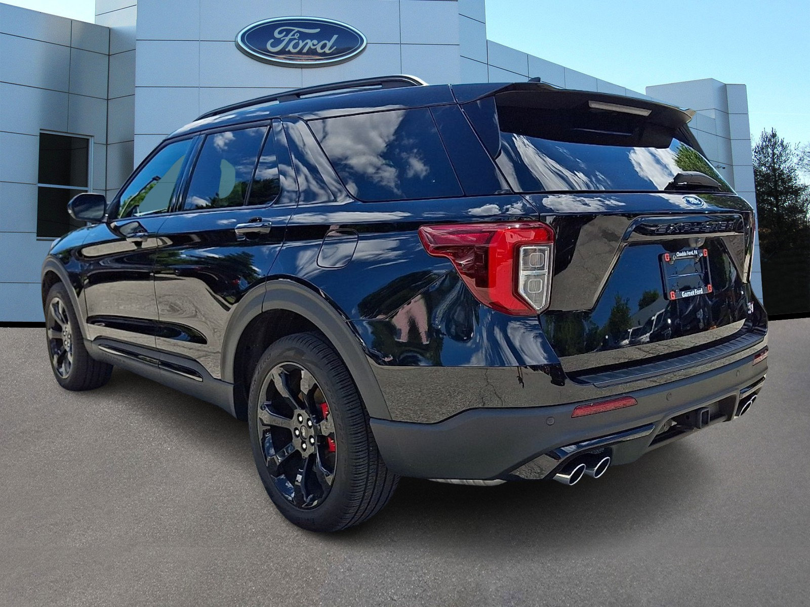Certified 2024 Ford Explorer ST w/ Equipment Group 401A AWD/4WD image 5