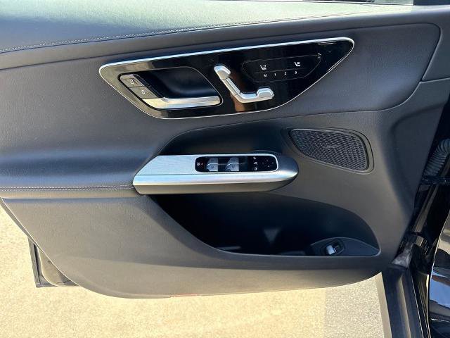 Used 2024 Mercedes-Benz GLC 300 4MATIC image 14